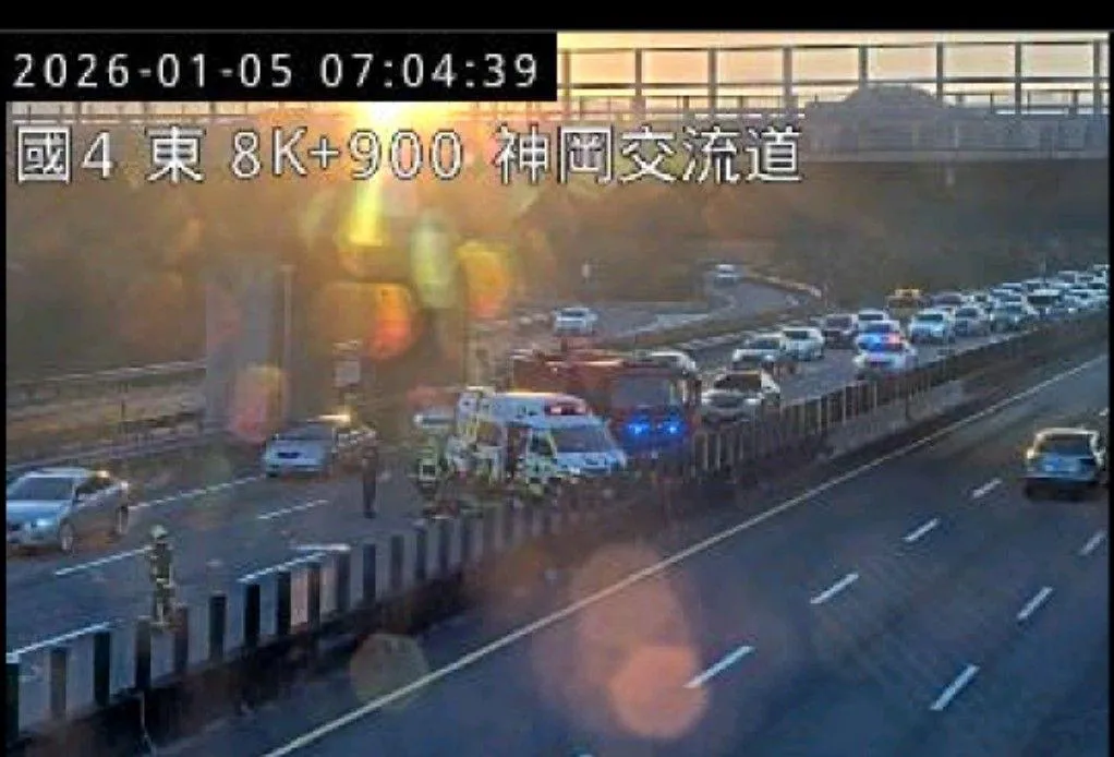 慘烈的車禍現場。(圖/記者爆料網)