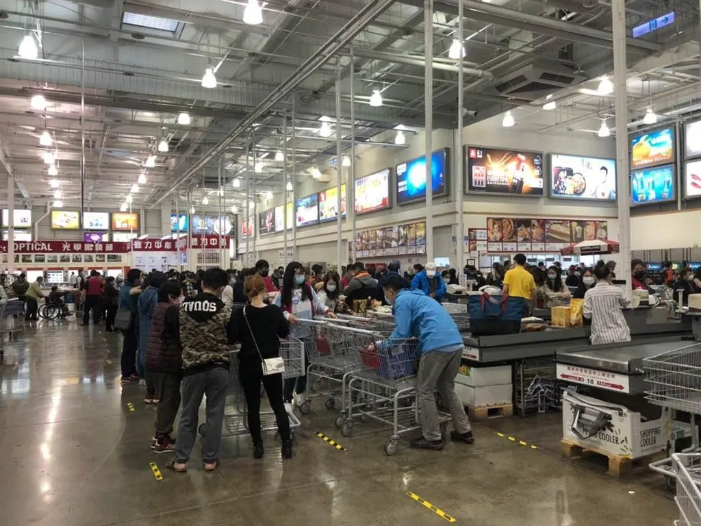 有網友逛好市多時，竟然在生鮮肉品區看到一盒「台灣豬腹脅排長方切」要價5萬5252元。（示意圖/資料照）