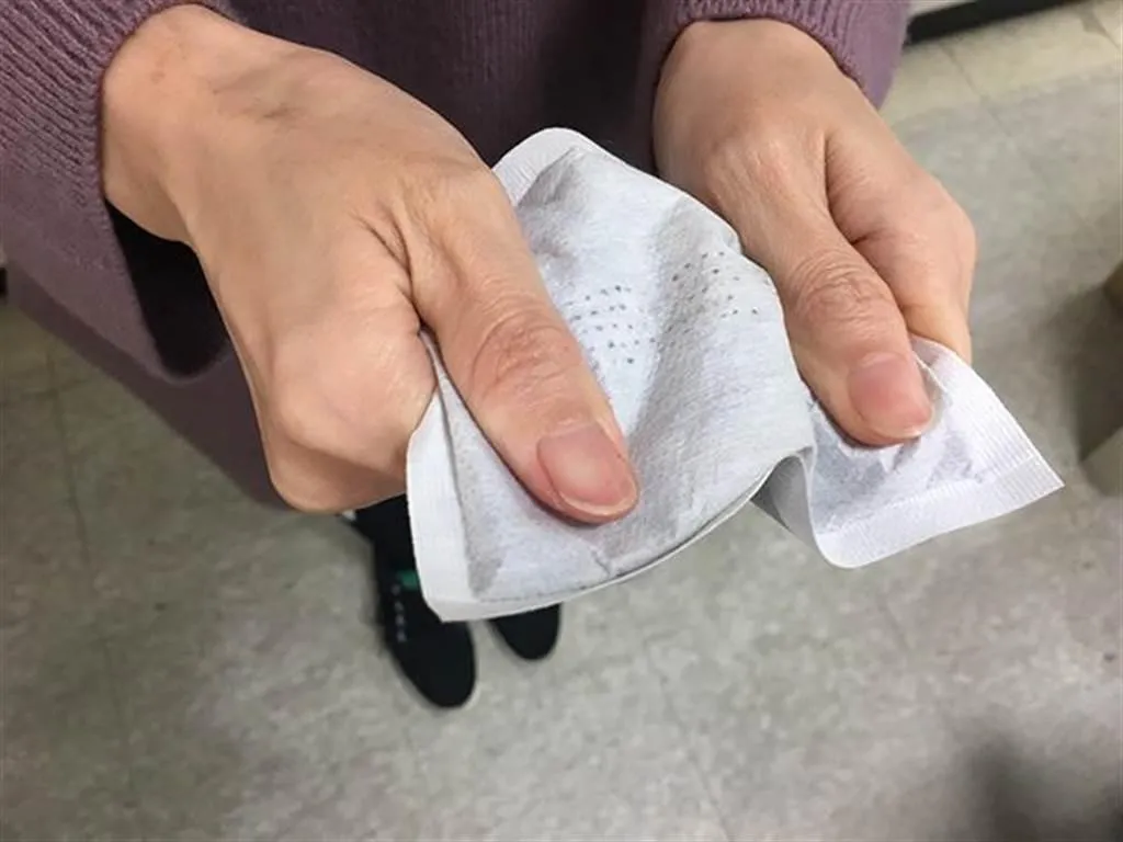 隨著寒流來襲,越來越多民眾選擇使用暖暖包來抵禦寒冷。(資料圖/中天新聞)