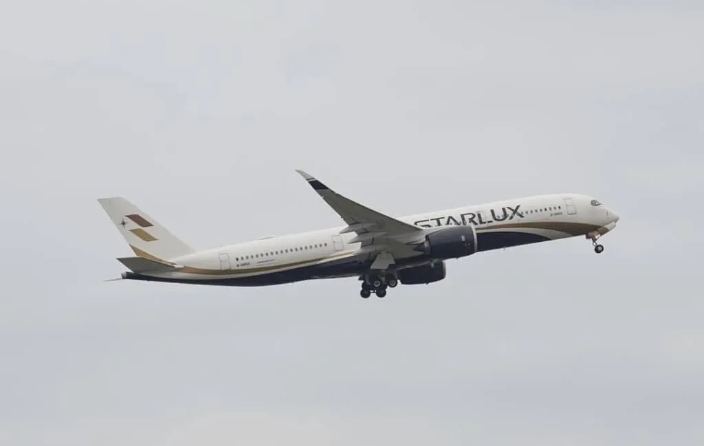 星宇航空1架班機17日下午從日本北海道飛往台灣桃園機場,途中驚傳乘客咬空服員事件,導致班級延誤。(示意圖/非當事班機/翻攝自Facebook@STARLUX Airlines)