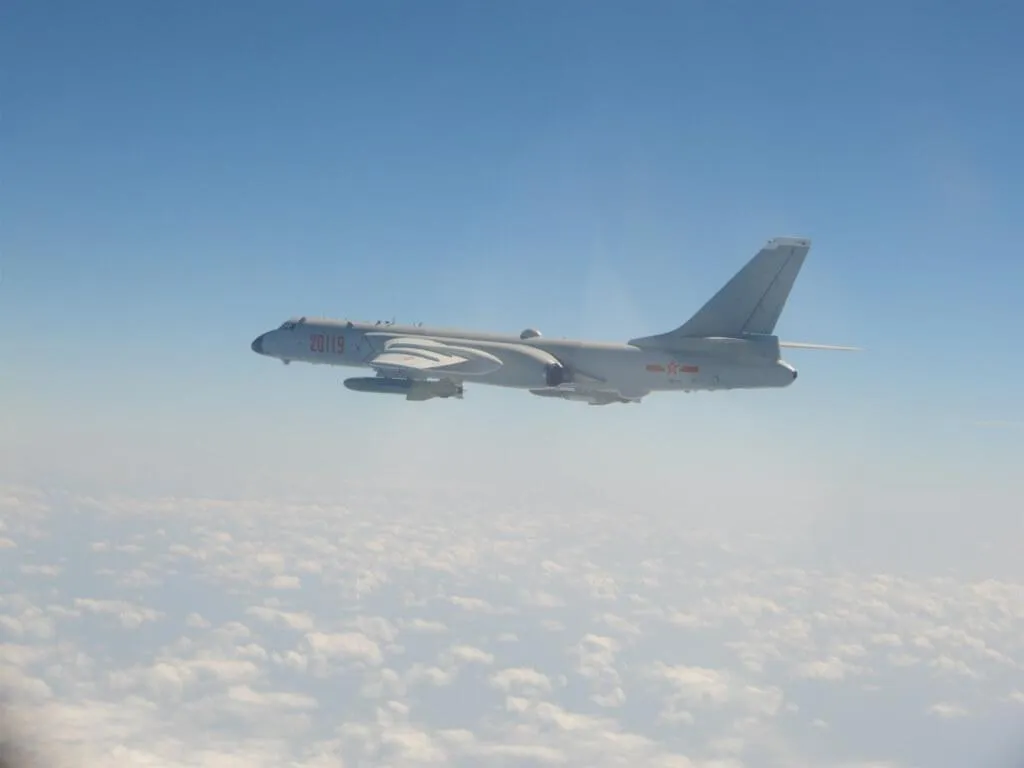 大陸轟6K轟炸機。(圖/國防部)