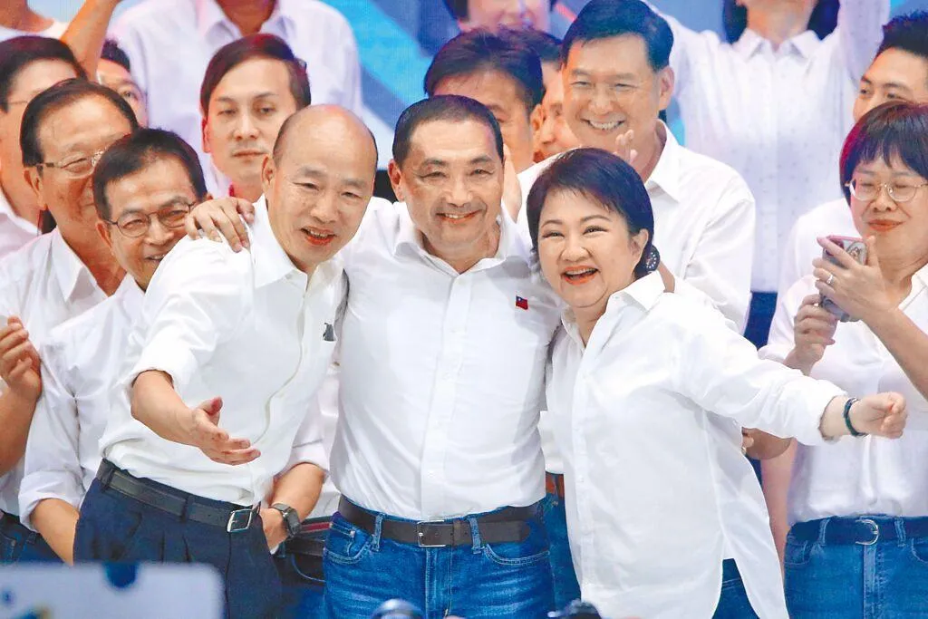 韓國瑜（左起）、侯友宜與盧秀燕23日將再度合體幫謝龍介站台（資料照片）
