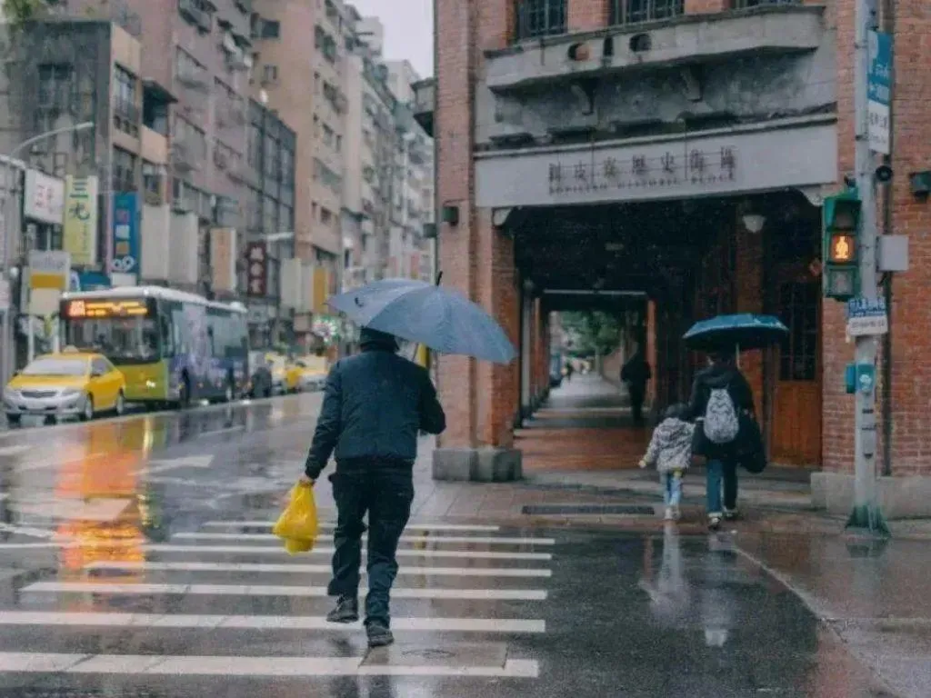 今明2天清晨注意雷雨、強陣風等劇烈天氣影響。(示意圖/資料照)