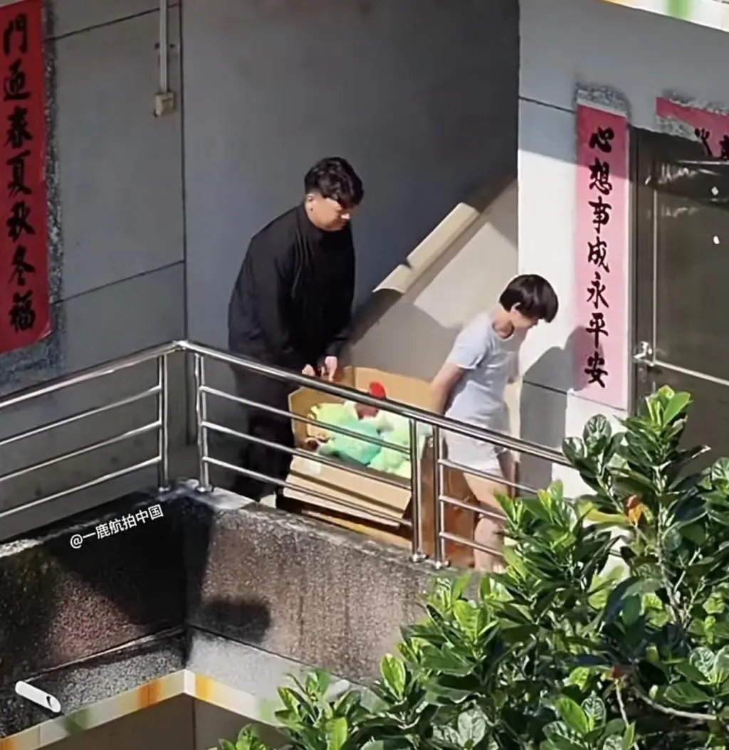 全紅嬋一家在邁合村現身時的房子，實為大伯家。（圖／翻攝微博）