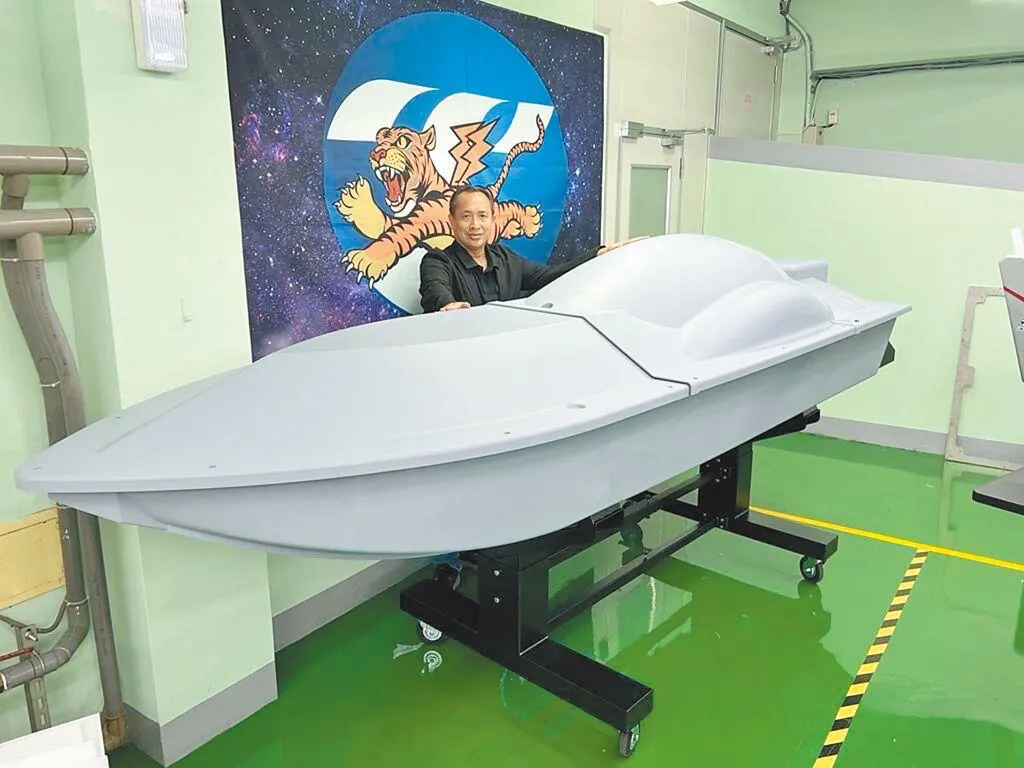 雷虎公司自製的海鯊無人艇。(圖/雷虎科技提供)