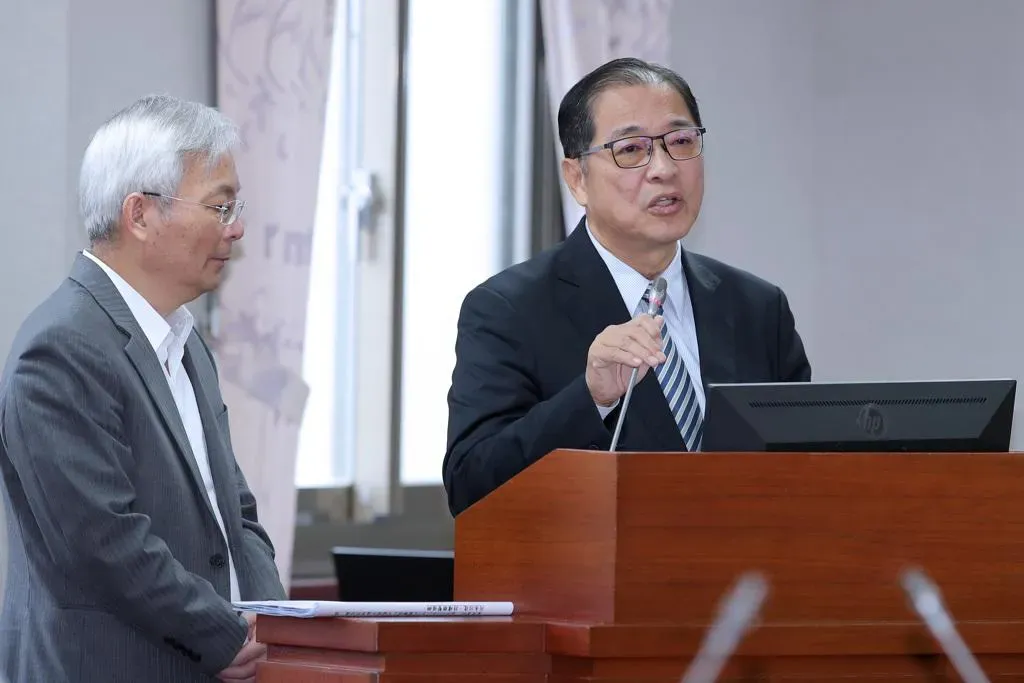 鄭銘謙今受訪僅強調尊重案件偵辦,並歡迎林秉文投案。(圖/資料照)