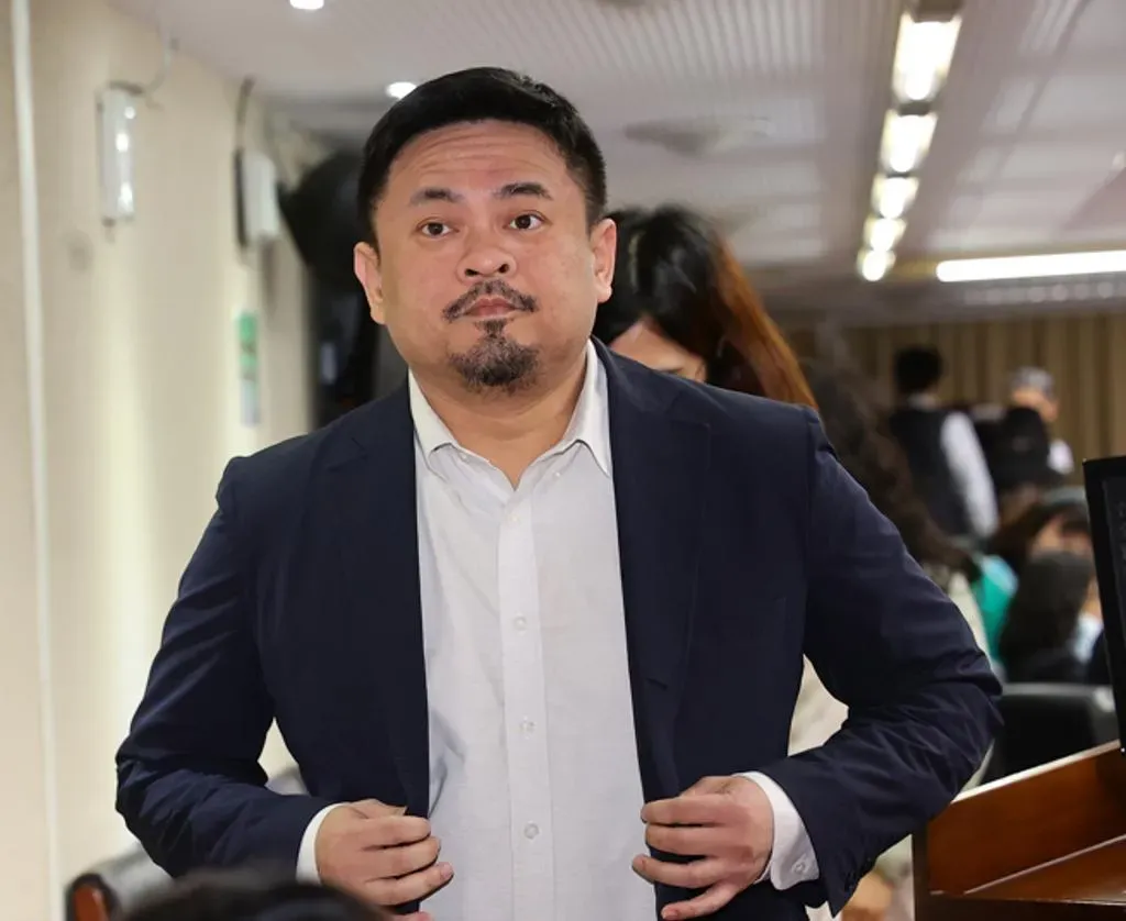 勞動部長洪申翰表示，勞動部將拜會其父母追頒專業獎章與證書。（圖/資料照）
