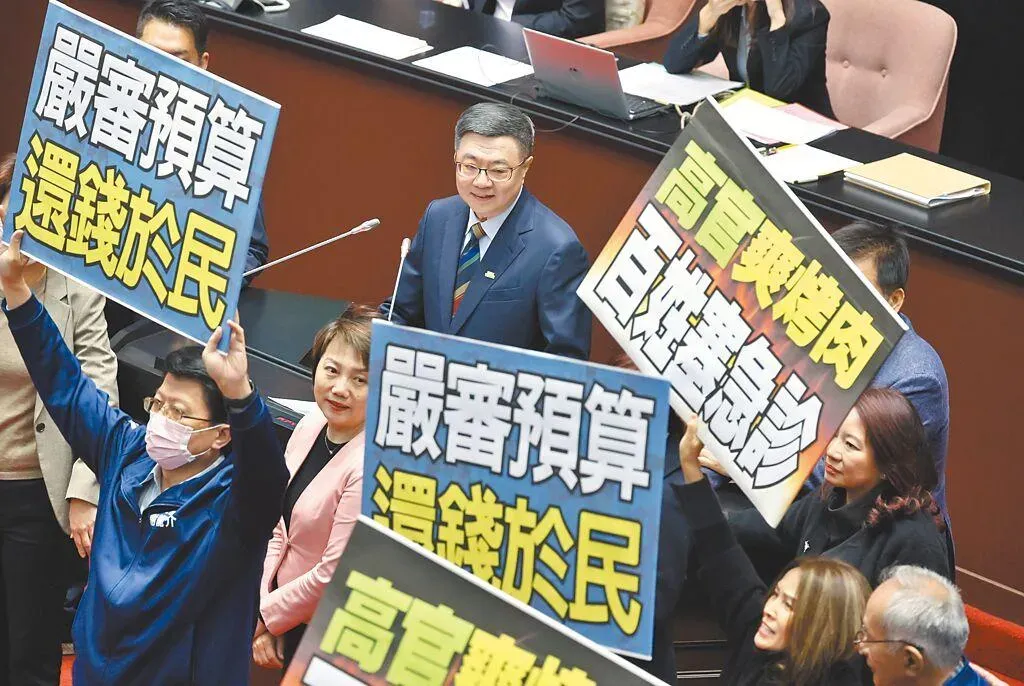 國民黨主張普發1萬現金還錢於民。（圖／報系資料照）