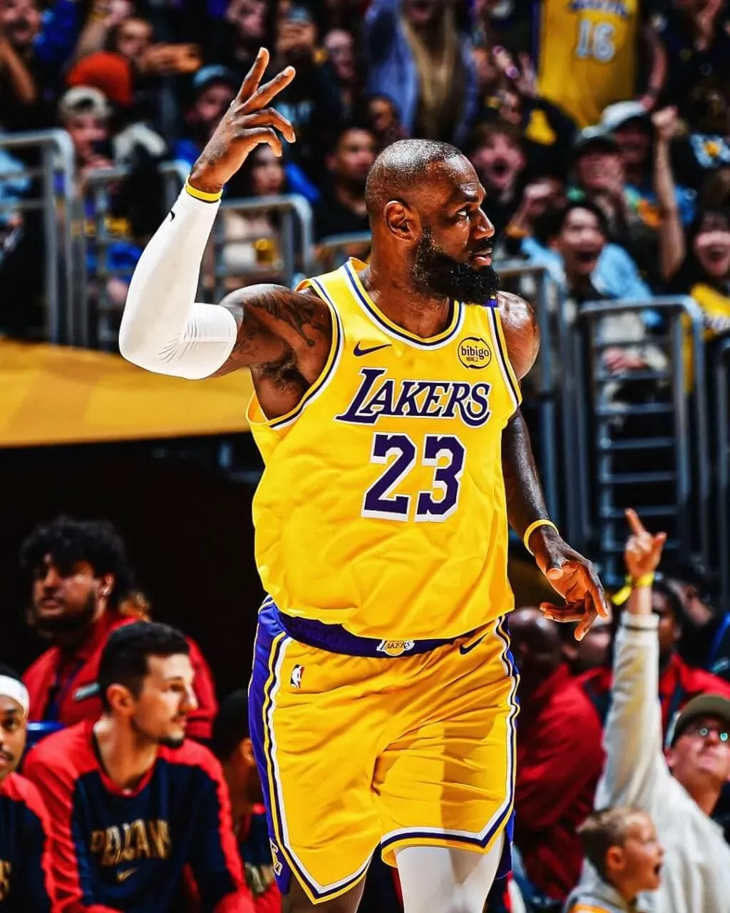 美國職籃NBA洛杉磯湖人球星詹姆斯今天成為NBA史上首位生涯得分達到5萬分的球員。（圖／翻攝自x.com／NBA）