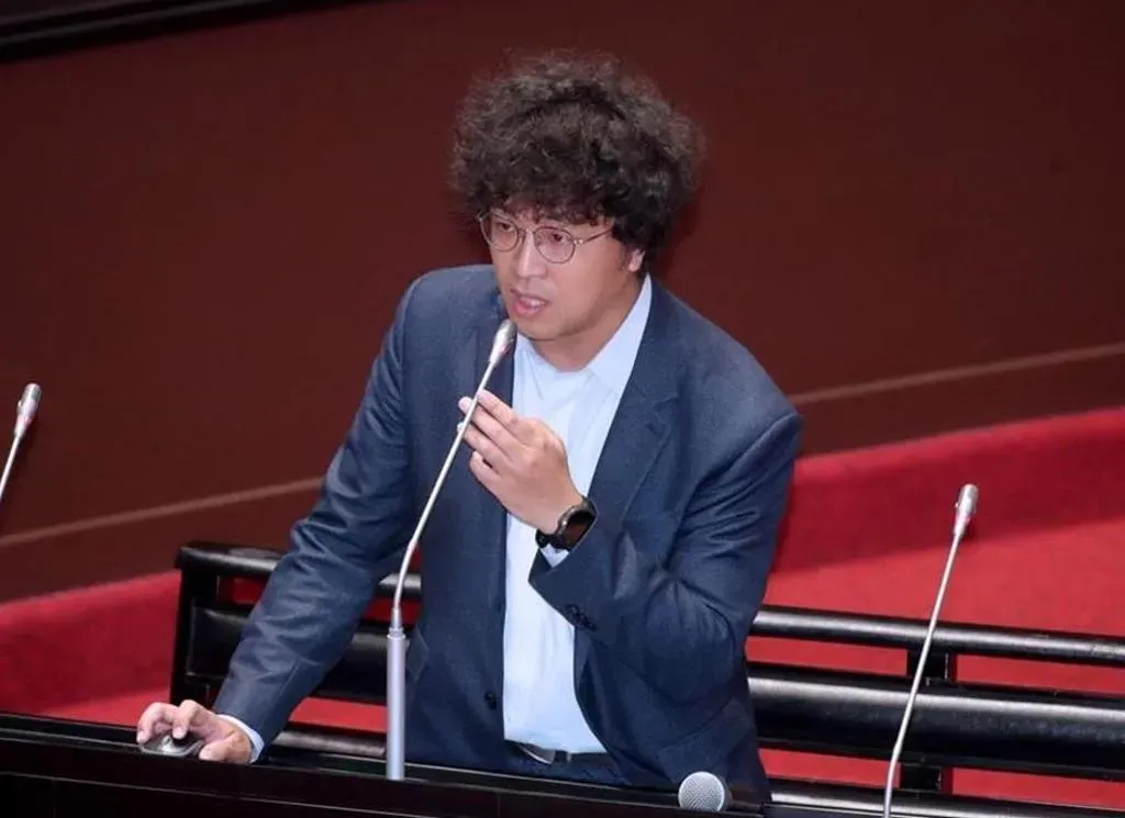 沈伯洋在一場黑熊會議中語出驚人表示,大陸的飛彈打過來對黑熊有很大的幫助。(圖/資料照)
