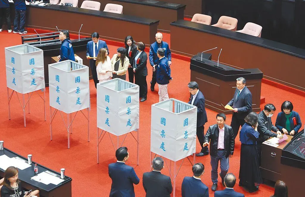 圖為立院12日院會投票表決中央政府總預算、《財劃法》覆議案。（圖/資料照）