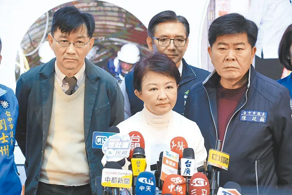 柯建銘昨點名盧秀燕既然要當媽媽，就不要選總統，回歸家庭主婦。（圖/資料照）