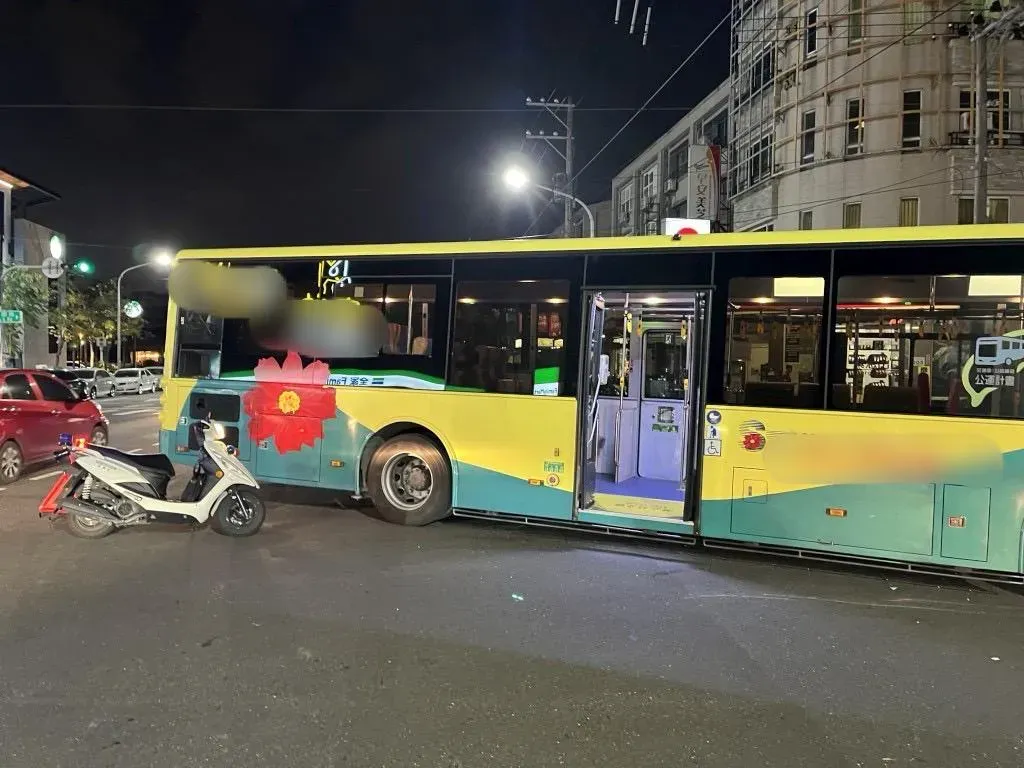 車禍現場。(圖/翻攝畫面)