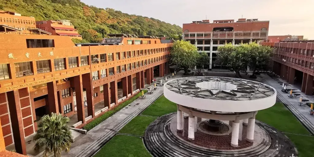 中山大學近77％學生反對與高雄大學合併（翻攝Google Maps）