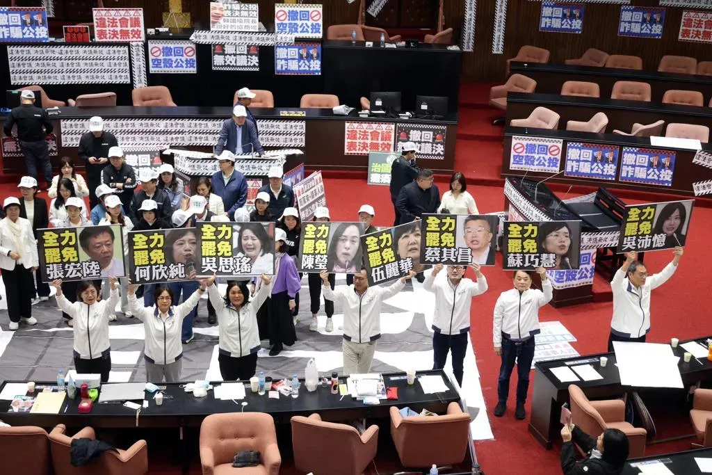 民進黨發動大罷免,國民黨也出招反制。(圖/資料照)