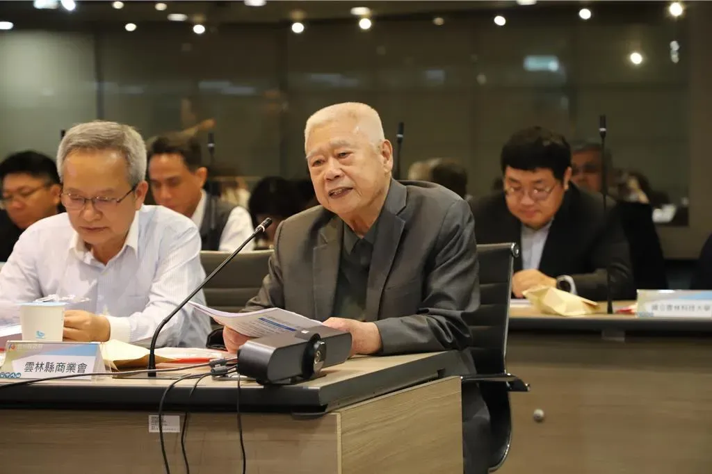 雲林縣商業會理事長李明石（前排右一）。（圖／中時周麗蘭攝）