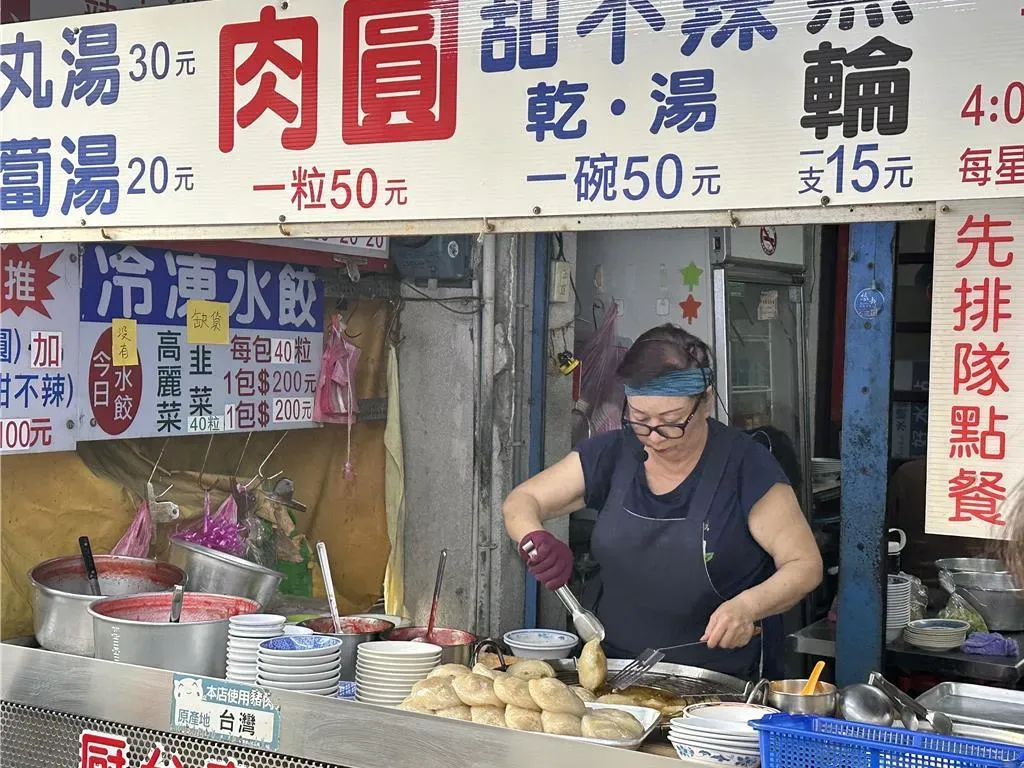 業者廖媽媽透露長期工作導致眼睛、肩膀出狀況，需要一段時間開刀和療養。（圖／中時蔡旻妤攝）
