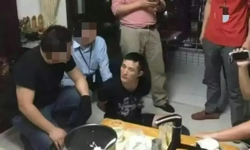 大毒梟李俊鵬被捕時情景。(圖/翻攝微博)