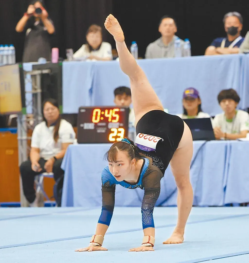 丁華恬在女子體操個人決賽地板項目奪得金牌。（圖／全大運執辦提供）
