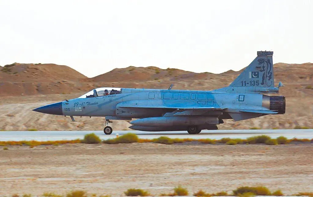 巴軍JF-17戰機。(圖/新華社)