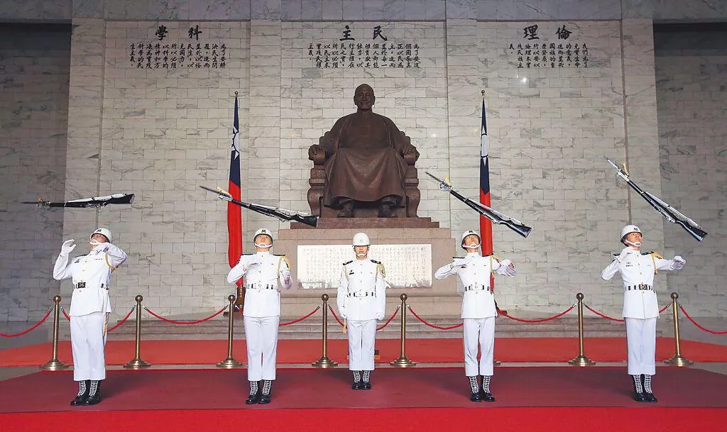 賴政府積極「去蔣化」,內政部今公布處理威權象徵進度。(圖/資料照)