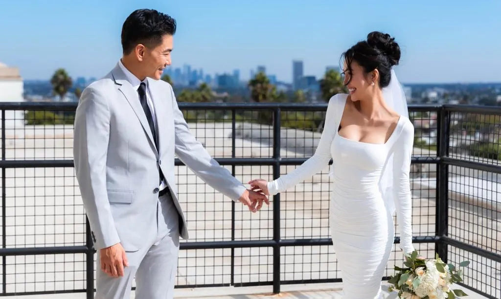 孔令奇與Eunice Jaymie於2024年底在美國比佛利山莊法院完成結婚登記。（圖／孔令奇）