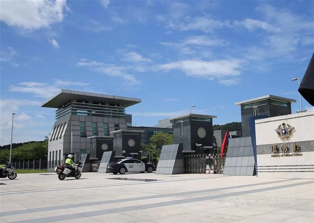 國防部今天指出，相關共軍例行性操演及計畫性訓練 國軍均有掌握。（圖／中央社）