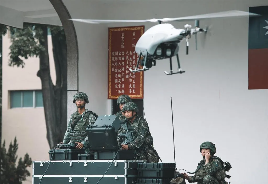 國軍建制各式無人機,強化不對稱作戰效能。(圖/青年日報)