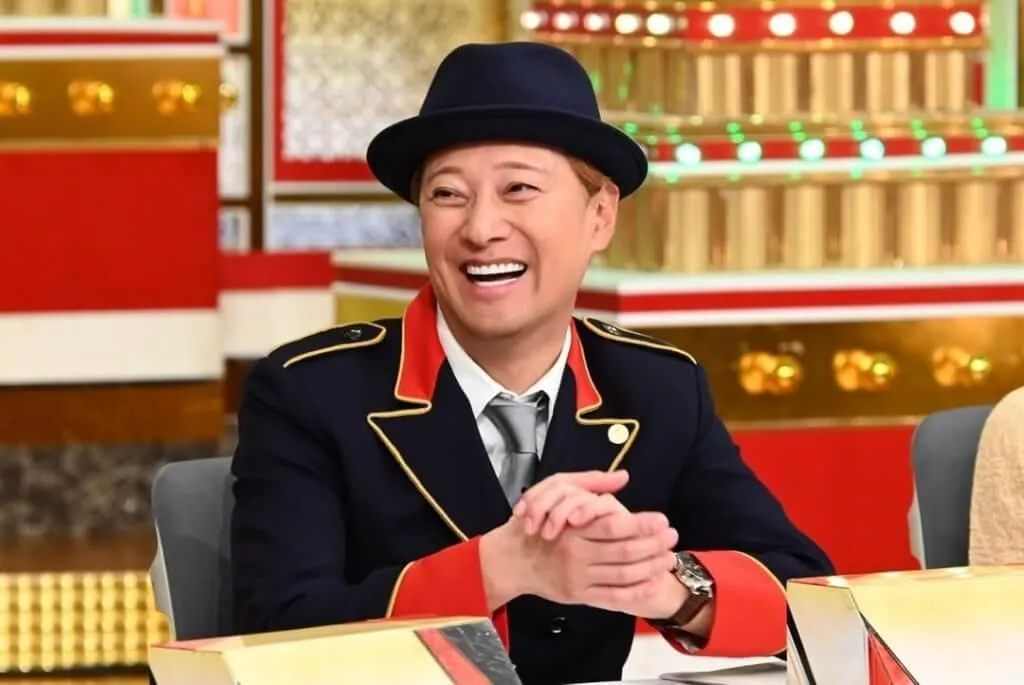 中居正廣因為性醜聞，不只退出演藝圈，更可能賠上大筆違約金。（圖／翻攝自X）