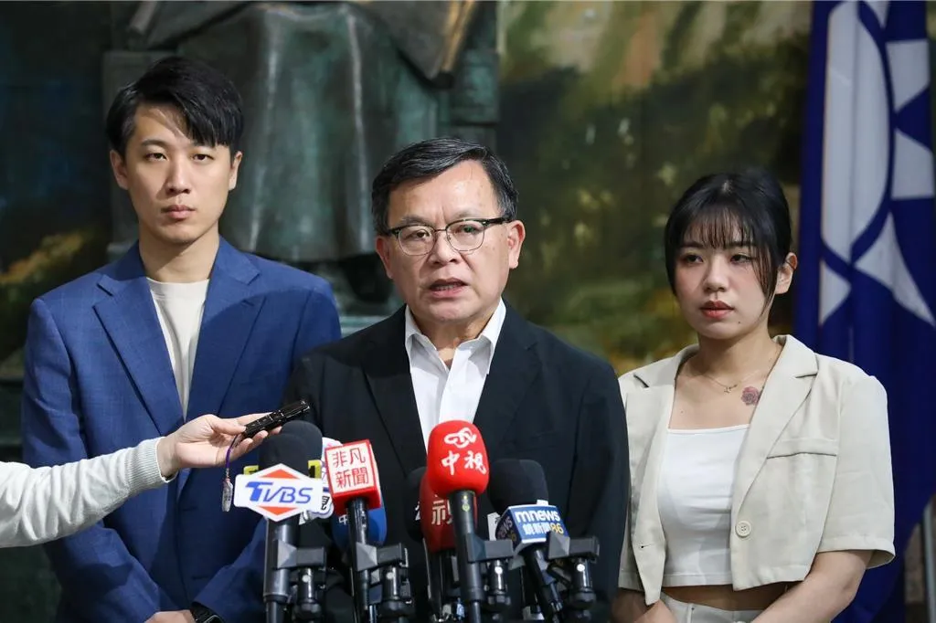 林寬裕表示，目前仍依照相關規定進行黨主席改選。（圖/國民黨提供）