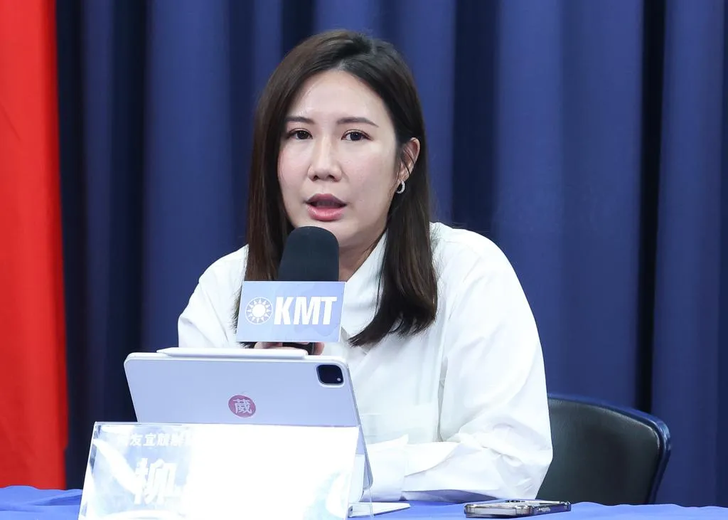 柳采葳強調，罷免團體違規張貼廣告妨礙逃生，卻反控政治打壓，北市府依規處理，純屬依法行政，與言論自由無涉。（圖/資料照）