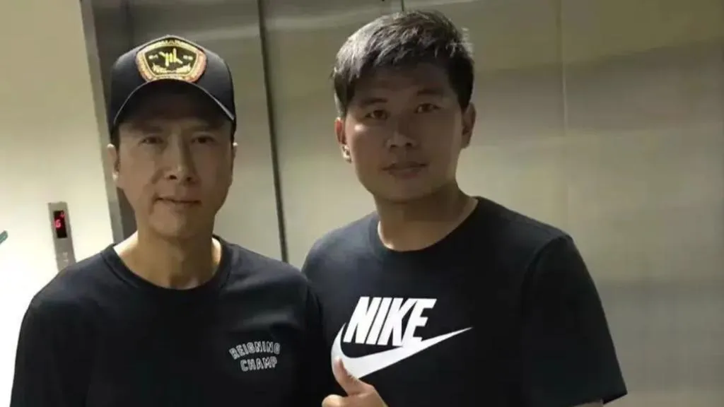 周偉在電影《怒火·重案》與香港影星甄子丹（左）合作，更擔任謝霆鋒的替身演員。(圖／微博)