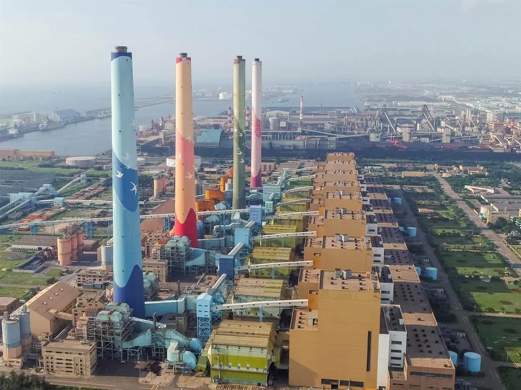 圖為台中火力發電廠。（圖/台中市府提供）