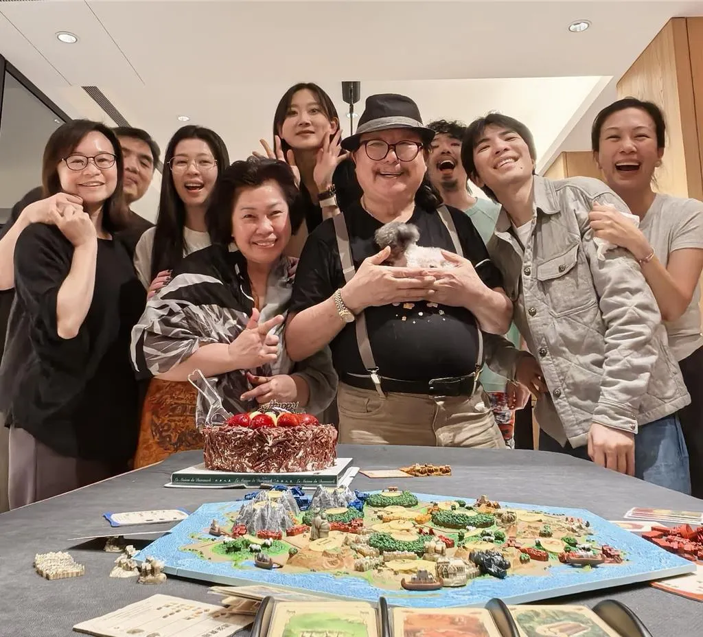 蕭敬騰很重視爸媽生日以及節日，一定跟家人團聚。（圖／喜鵲娛樂 提供）