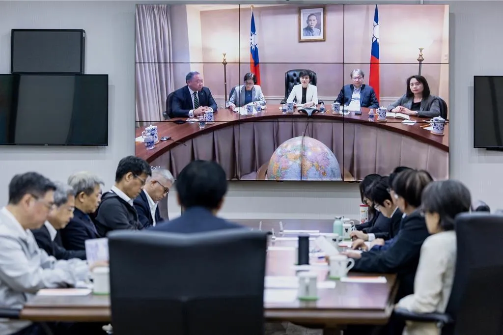 圖為賴清德和台美談判小組開會。（圖/總統府提供）