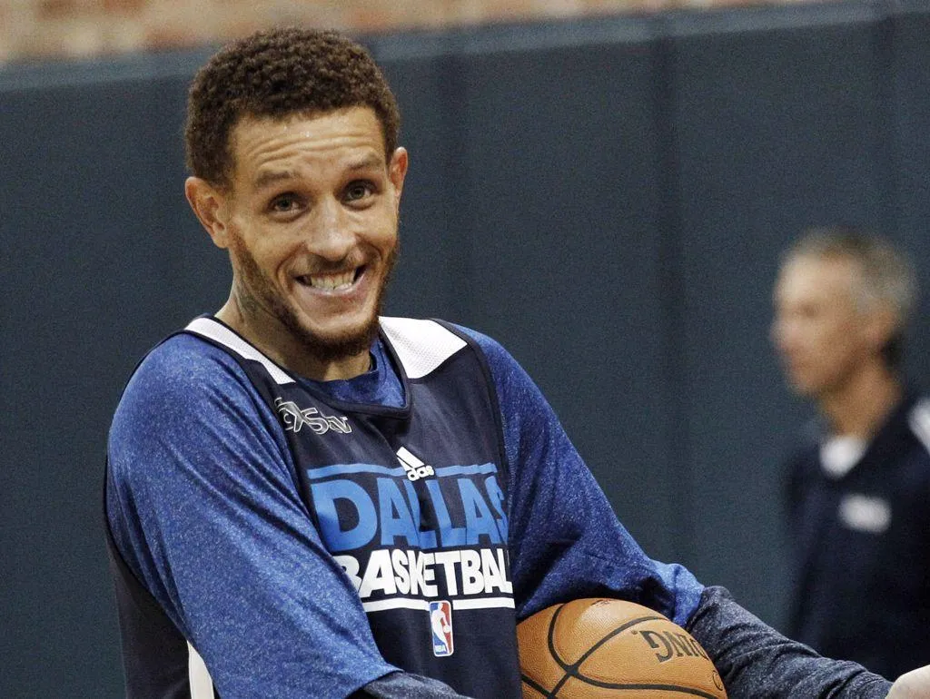 前NBA球員魏斯特再被拍到流浪街頭，心理健康問題持續困擾。（圖／美聯社）