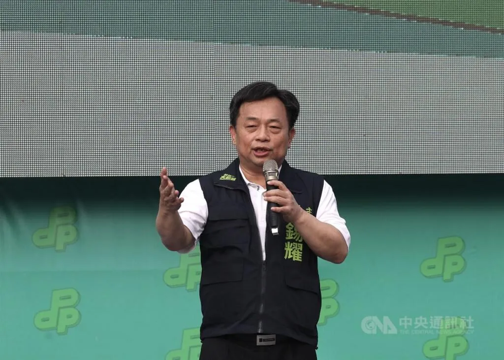林錫耀表示,任何不實資訊干擾民主社會運作,皆為法律不允許的犯罪行為。(圖/中央社)