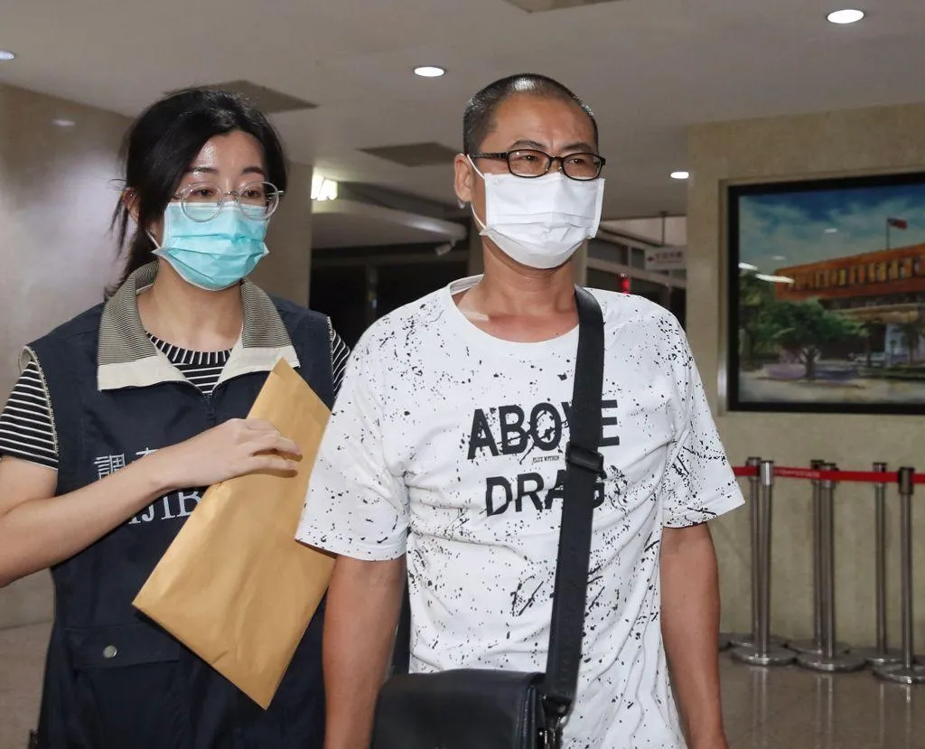 葉林傳涉嫌藉議員職權修法圖利，31日晚間移送業者至地檢署複訊。（圖/中時王英豪攝）