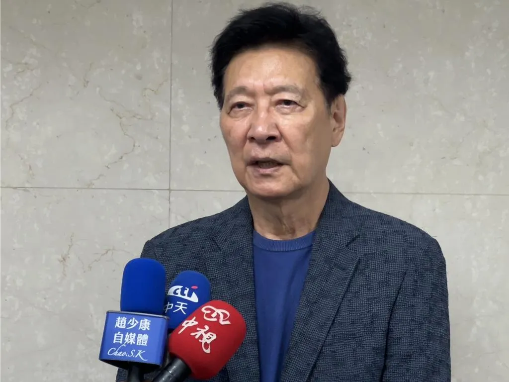 趙少康怒批,20%關稅生效,冷血政府還在卡特別預算。(圖/趙少康辦公室提供)