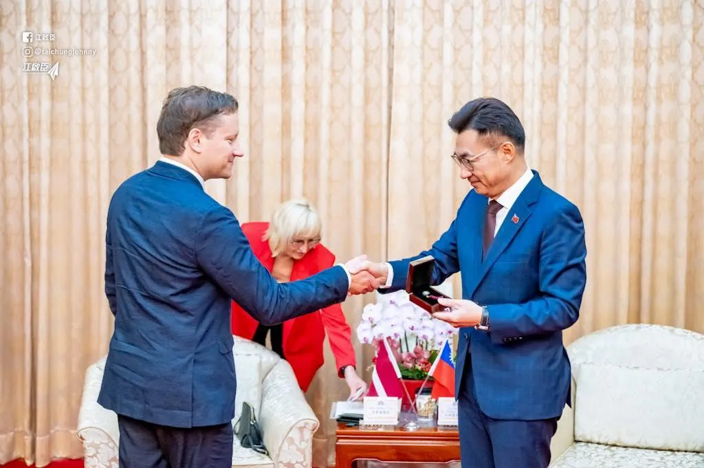 江啟臣指出，希望未來雙邊民間與政府關係更進一步，期盼拉脫維亞政府能在台設立辦事處，作為推動雙邊合作的重要平台。（圖/江啟臣臉書）