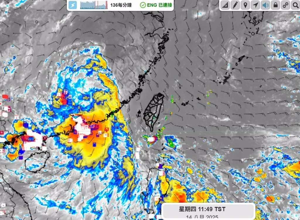 南海系統的低壓可能增強為颱風。(圖/翻攝自天氣職人 吳聖宇臉書粉專)
