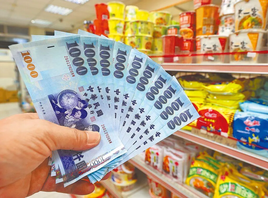 卓榮泰日前宣布將普發現金1萬元，但表示10月底前發放有困難，此政策引發朝野熱烈討論。（圖/資料照）