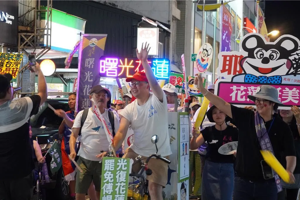 圖為花蓮罷團與公民團體齊聚上街遊行。（示意圖/資料照）