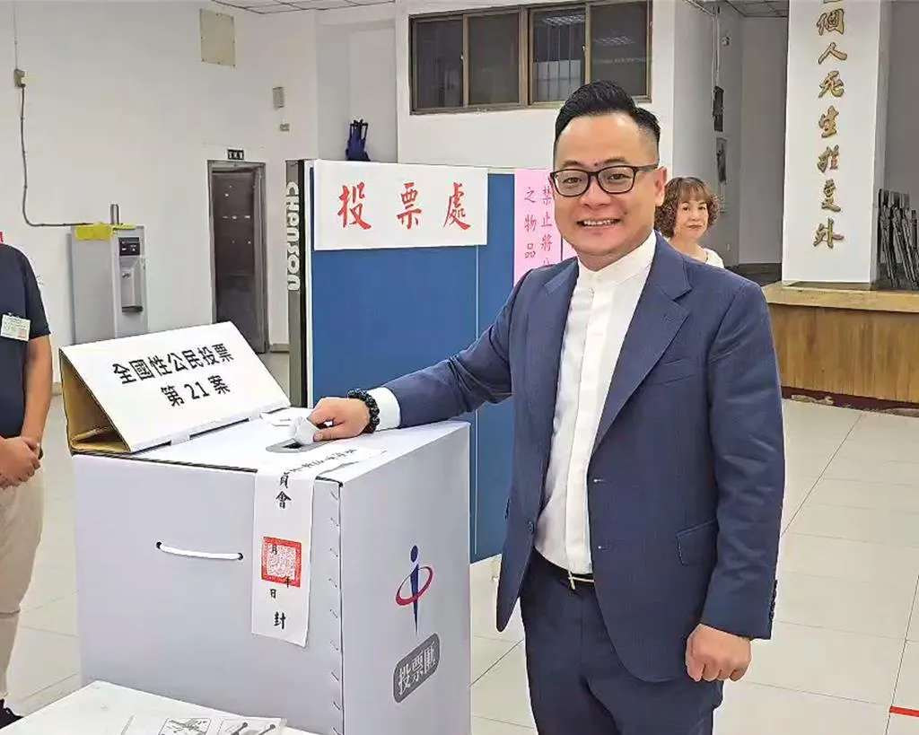 童子瑋投下公投票。（報系資料照）