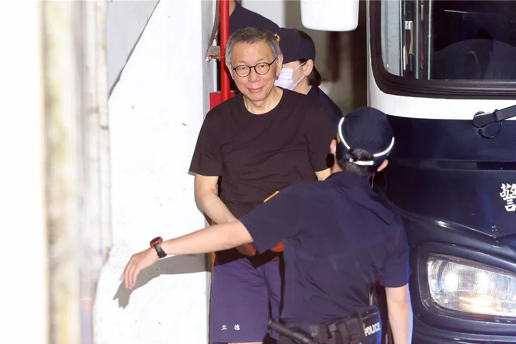 民眾黨前主席柯文哲在京華城案羈押滿一年後，台北地院裁定以7000萬元交保。（圖/資料照）