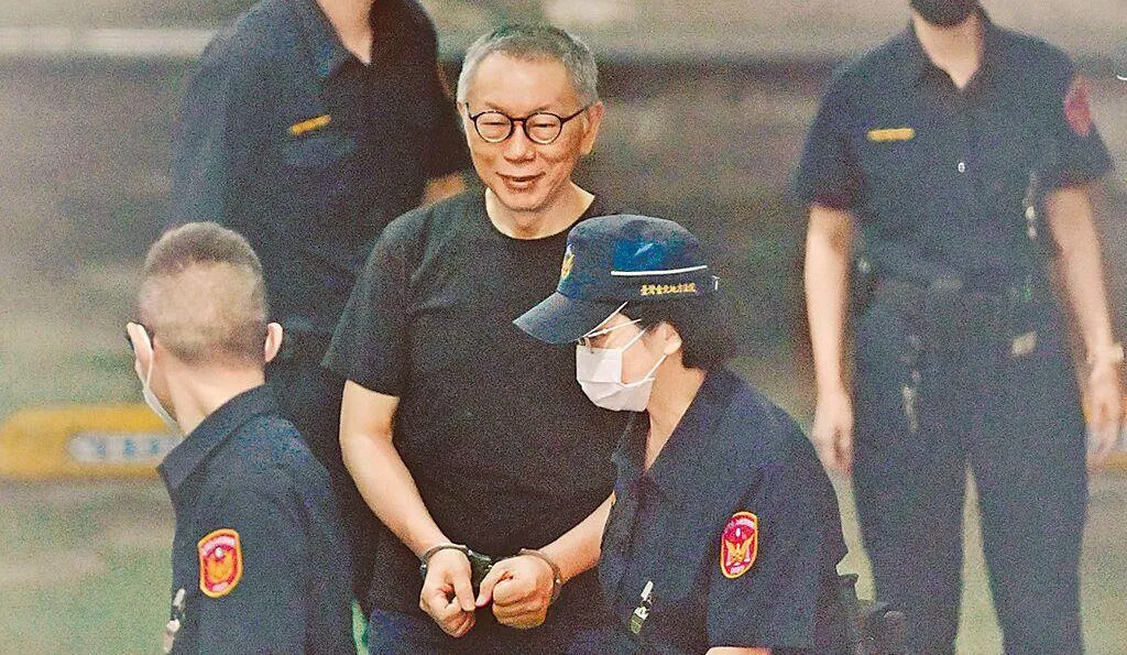 前台北市長柯文哲在羈押禁見一年後，台北地院5日裁定以7000萬元新台幣交保。（圖/資料照）