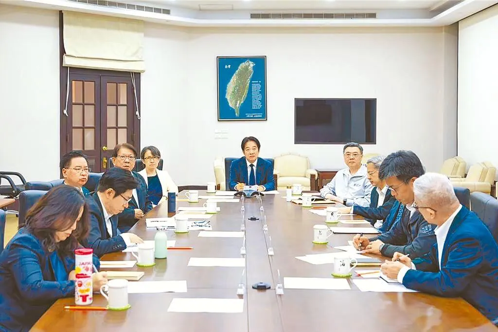 圖為7月初賴清德與在美國的經貿談判團隊與國內視訊通話。(圖/總統府提供)