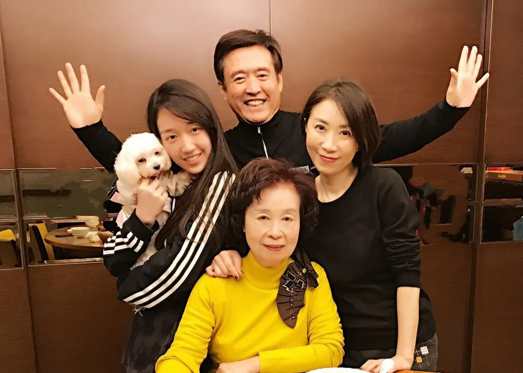 李翊君一家人感情深厚。(圖/李翊君 提供)