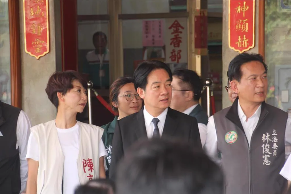 圖為賴清德和林俊憲、陳亭妃。（圖/資料照）