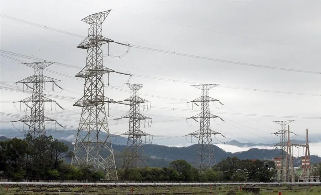 電力告急！林口機組故障備轉率跌破4%，水力全開緊急支援。（圖／報系資料照）